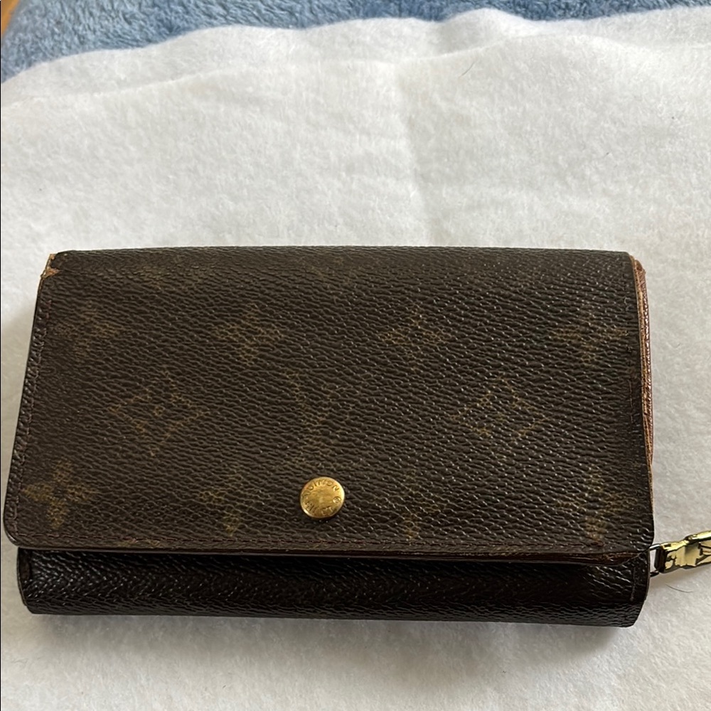 Louis Vuitton Monogram Tresor Wallet